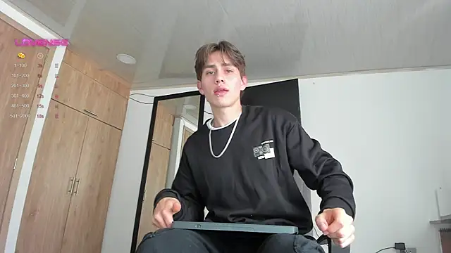 Snapshot of manucute_23_ chatting on February 2025 05:48:02 PM manucute 23 online show from February 2025 05:48:02 PM