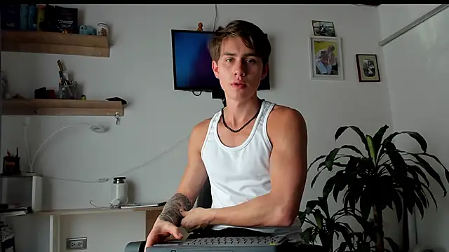 manucute 23  online show from February 2026 07:58:01 PM