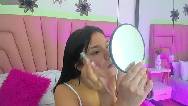 Oriana Guzman online show from May 2026 03:25:01 AM