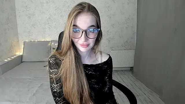 LissaCain online show from November 2025 04:46:01 AM