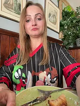 LadyTatiana Madam online show from August 2026 03:26:02 PM