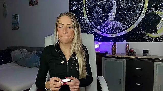 SexxyLiviaa online show from November 2025 12:10:01 AM