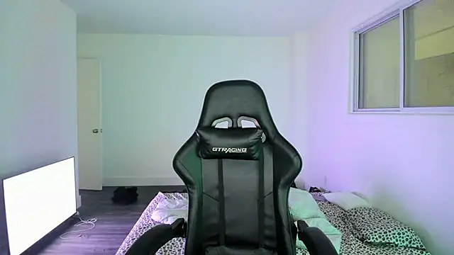 MelSaunders online show from February 2025 02:53:01 AM