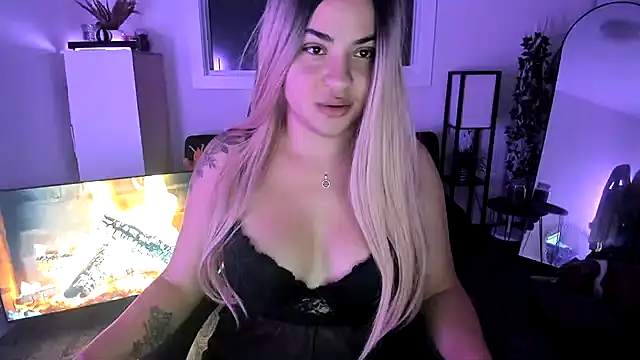 MelSaunders online show from November 2025 03:50:01 AM