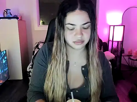 MelSaunders online show from November 2025 01:20:02 AM