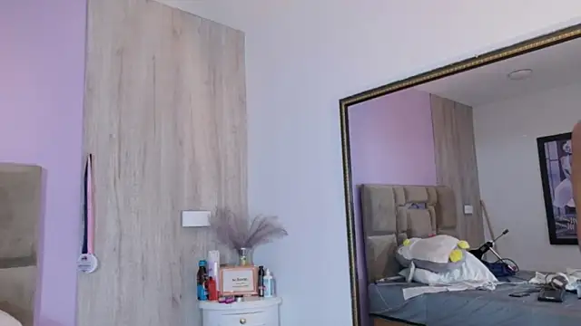 AbrilBrent online show from July 2026 07:41:02 PM