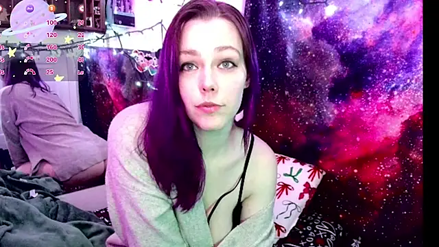 Snapshot of EverlyEster chatting on March 2025 07:19:01 AM EverlyEster online show from March 2025 07:19:01 AM