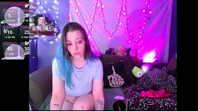 Snapshot of EverlyEster chatting on February 2026 10:30:01 PM EverlyEster online show from February 2026 10:30:01 PM