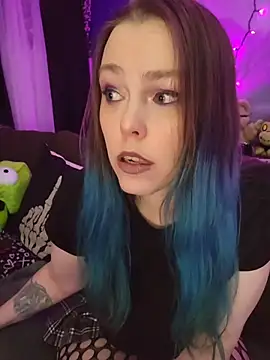 Snapshot of EverlyEster chatting on February 2026 10:58:02 AM EverlyEster online show from February 2026 10:58:02 AM