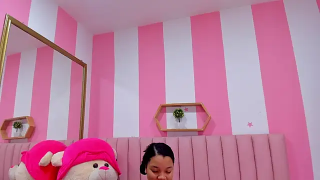 Snapshot of ISABELLA_020 chatting on October 2025 01:57:02 PM ISABELLA 020 online show from October 2025 01:57:02 PM