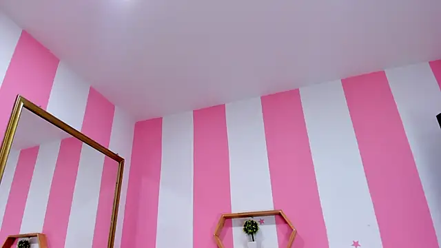 Snapshot of ISABELLA_020 chatting on October 2025 01:34:02 PM ISABELLA 020 online show from October 2025 01:34:02 PM