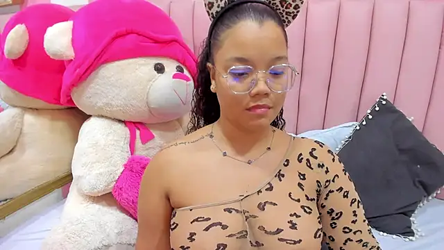 Snapshot of ISABELLA_020 chatting on November 2025 02:28:01 PM ISABELLA 020 online show from November 2025 02:28:01 PM