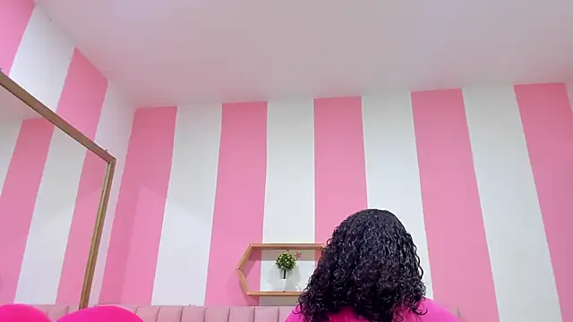 Snapshot of ISABELLA_020 chatting on November 2025 01:21:02 PM ISABELLA 020 online show from November 2025 01:21:02 PM