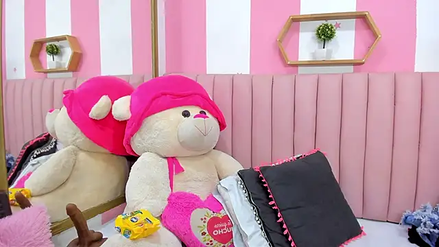 Snapshot of ISABELLA_020 chatting on November 2025 01:44:01 PM ISABELLA 020 online show from November 2025 01:44:01 PM