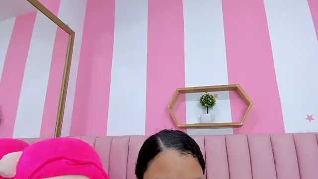 ISABELLA 020 online show from December 2025 02:25:02 PM