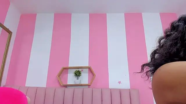 ISABELLA 020 online show from February 2026 12:33:01 PM