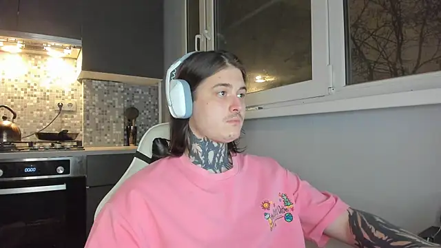 Snapshot of _torfin_ chatting on December 2024 08:23:02 PM torfin online show from December 2024 08:23:02 PM