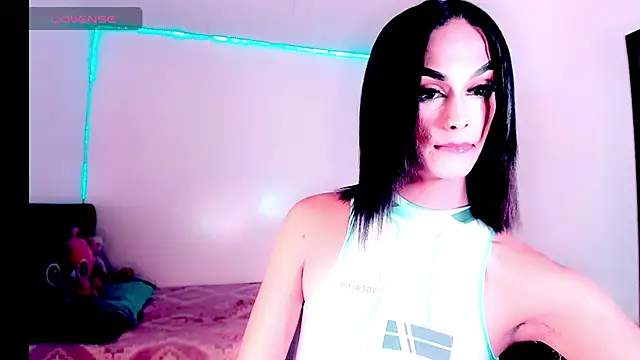 Snapshot of _Riannagarcia_ chatting on February 2026 03:27:01 AM Riannagarcia online show from February 2026 03:27:01 AM