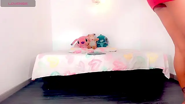 Snapshot of _Riannagarcia_ chatting on February 2026 07:23:01 PM Riannagarcia online show from February 2026 07:23:01 PM