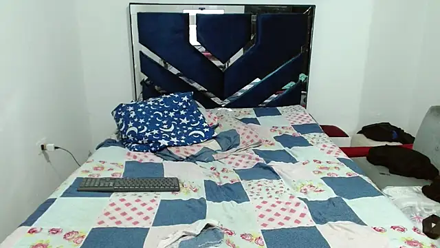 MiguelAngelxl online show from October 2025 04:24:02 AM