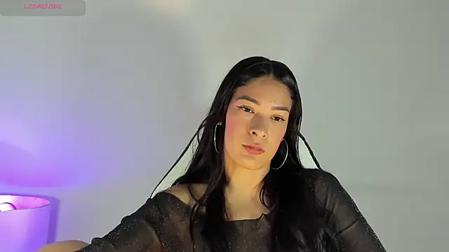 Snapshot of bella_hadid1_ chatting on February 2025 10:08:02 PM bella hadid1  online show from February 2025 10:08:02 PM