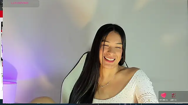 Snapshot of bella_hadid1_ chatting on February 2025 07:04:02 AM bella hadid1  online show from February 2025 07:04:02 AM