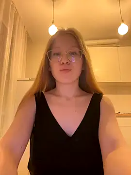 Eva Weyne online show from September 2025 07:14:02 PM