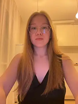 Eva Weyne online show from November 2025 09:48:01 PM