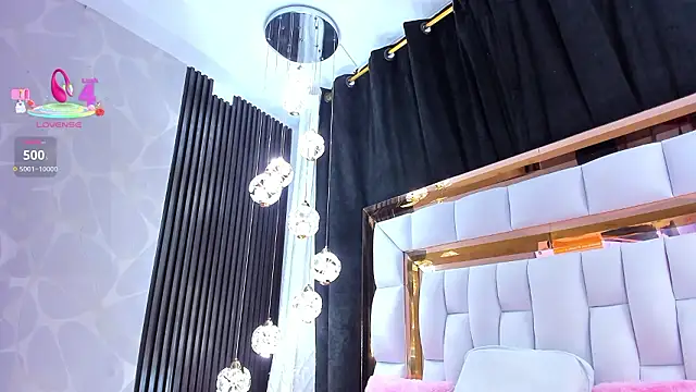 SarayRoyse online show from March 2026 07:42:02 PM