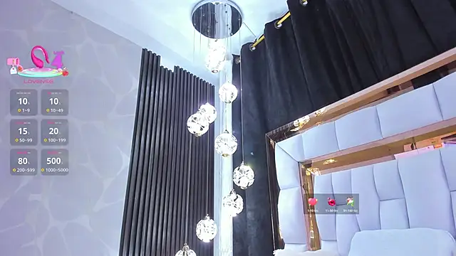 SarayRoyse online show from April 2026 07:47:02 PM