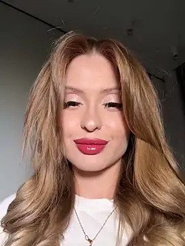 Snapshot of Sweet__Milly chatting on December 2025 12:44:02 PM Sweet Milly online show from December 2025 12:44:02 PM