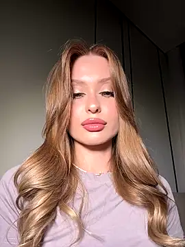 Snapshot of Sweet__Milly chatting on January 2026 04:20:01 PM Sweet Milly online show from January 2026 04:20:01 PM