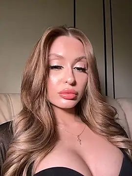 Snapshot of Sweet__Milly chatting on February 2026 06:59:02 PM Sweet Milly online show from February 2026 06:59:02 PM