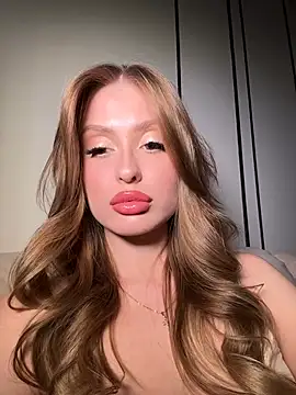 Snapshot of Sweet__Milly chatting on February 2026 04:13:01 PM Sweet Milly online show from February 2026 04:13:01 PM