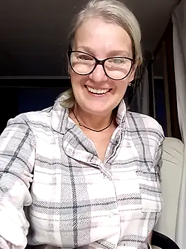 irinamaux online show from October 2025 04:31:02 AM