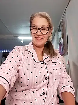 irinamaux online show from November 2025 05:06:01 PM