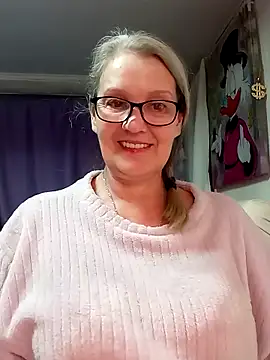 irinamaux online show from February 2026 09:22:01 PM