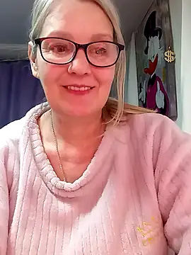 irinamaux online show from February 2026 06:28:02 PM