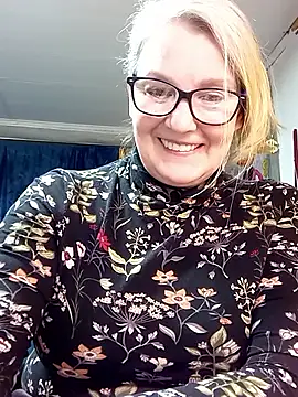 irinamaux online show from April 2026 04:45:01 PM