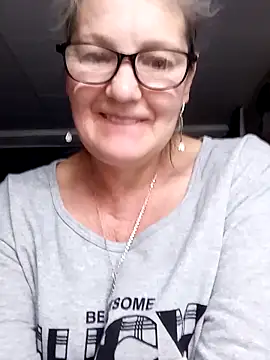 Snapshot of irinamaux chatting on June 2026 11:27:02 PM irinamaux online show from June 2026 11:27:02 PM