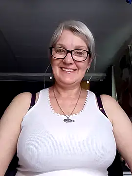 Snapshot of irinamaux chatting on June 2026 09:14:01 AM irinamaux online show from June 2026 09:14:01 AM