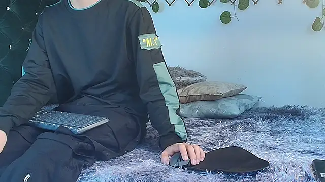 Levii Ackermann online show from March 2025 02:32:02 PM