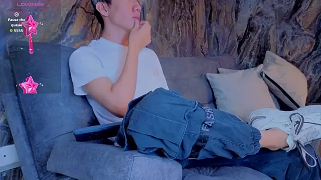 Levii Ackermann online show from October 2025 03:29:01 PM