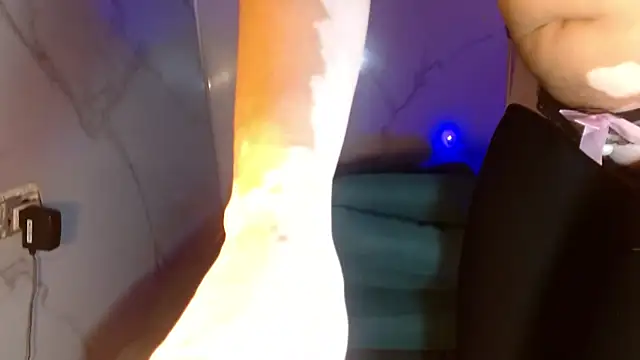 mollyguns online show from December 2025 08:14:02 PM