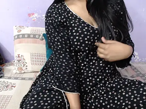 Freya nia online show from November 2025 02:02:01 PM