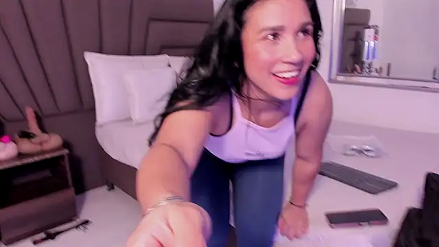 Snapshot of Sofi_Perez_ chatting on October 2025 11:22:01 AM Sofi Perez online show from October 2025 11:22:01 AM