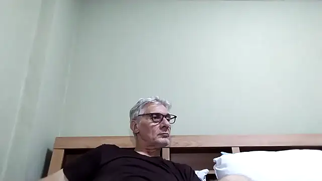 BIGUNCUTHARDCOCK online show from November 2025 12:05:02 PM