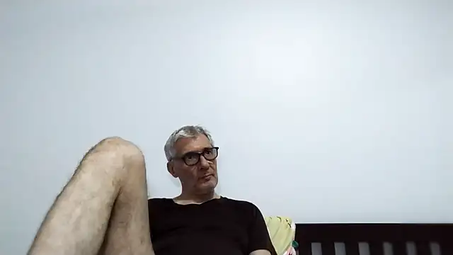 Snapshot of BIGUNCUTHARDCOCK chatting on February 2026 01:29:02 PM BIGUNCUTHARDCOCK online show from February 2026 01:29:02 PM