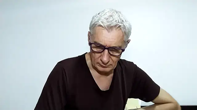 Snapshot of BIGUNCUTHARDCOCK chatting on February 2026 01:01:02 AM BIGUNCUTHARDCOCK online show from February 2026 01:01:02 AM