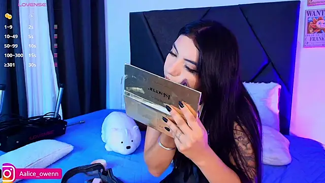 Aliceowenn online show from November 2025 09:36:01 PM